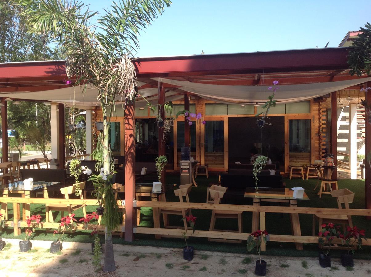 Check In And Chill Out Hotel Ban Laem Sok Екстериор снимка