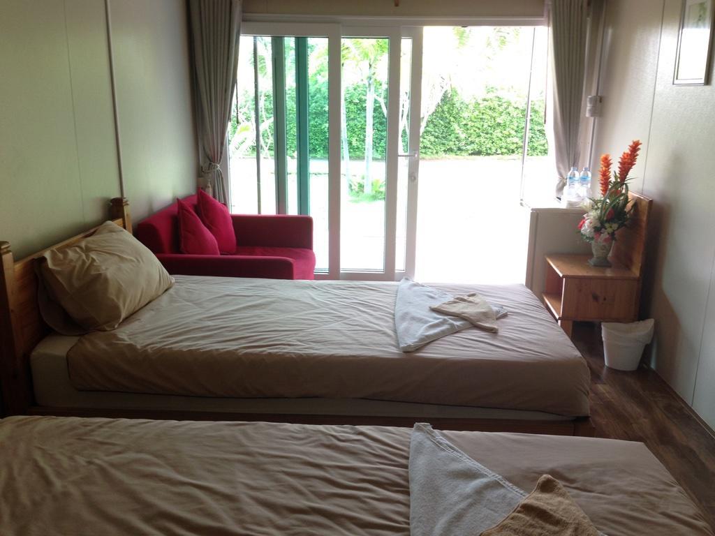 Check In And Chill Out Hotel Ban Laem Sok Екстериор снимка