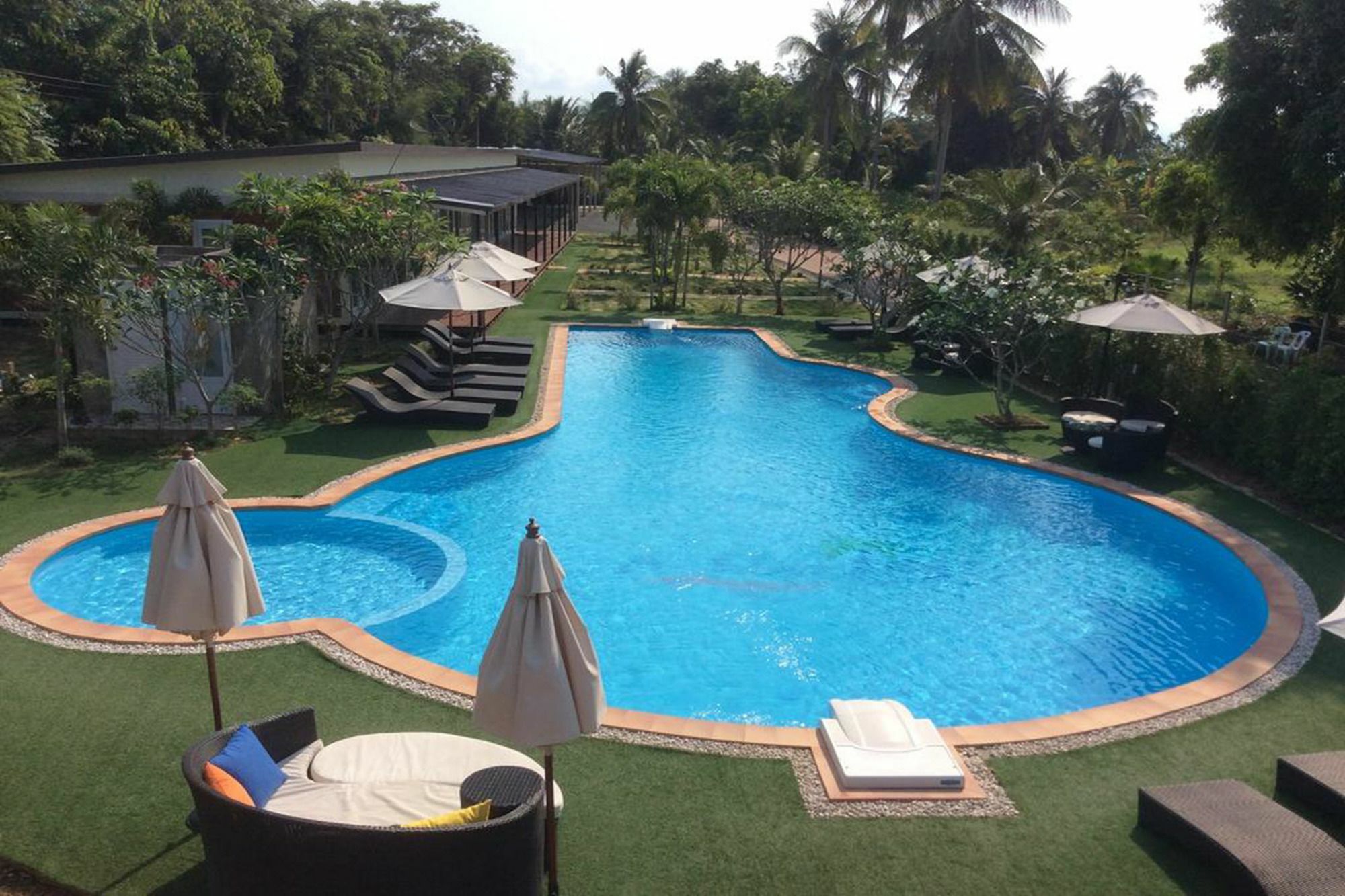 Check In And Chill Out Hotel Ban Laem Sok Екстериор снимка