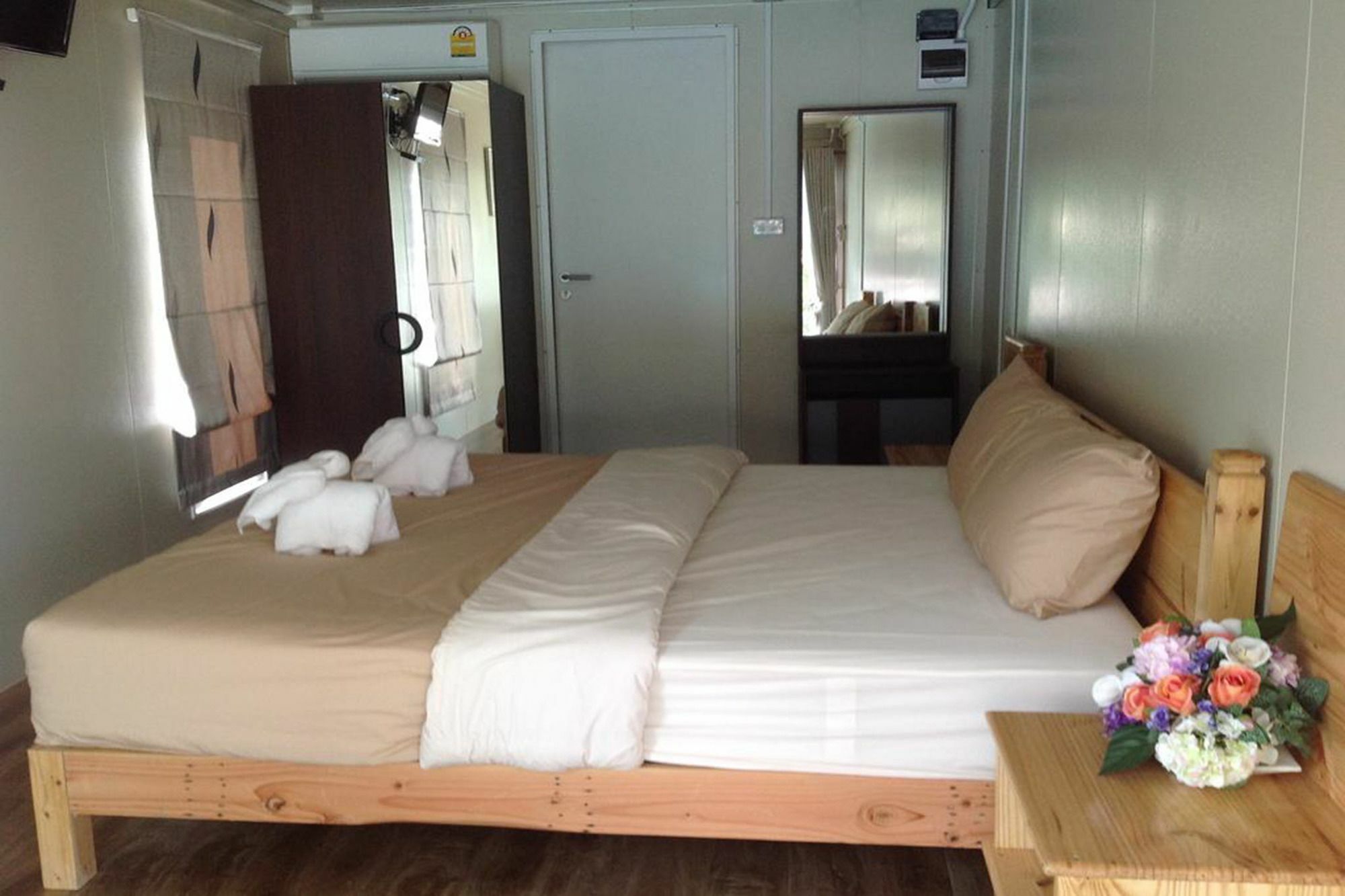Check In And Chill Out Hotel Ban Laem Sok Екстериор снимка