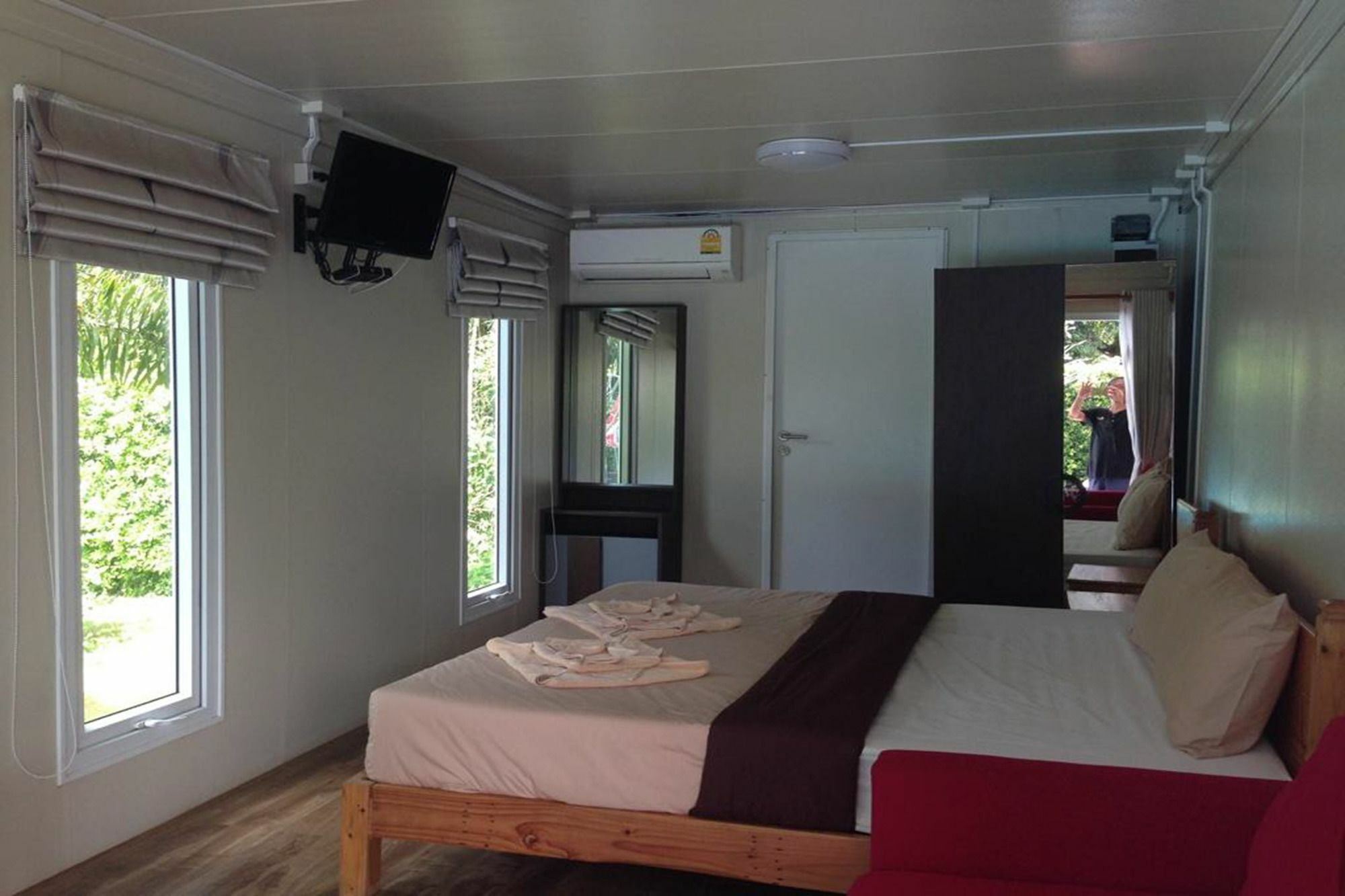 Check In And Chill Out Hotel Ban Laem Sok Екстериор снимка