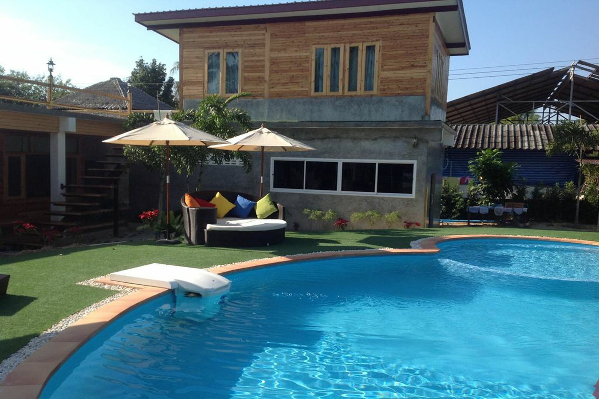 Check In And Chill Out Hotel Ban Laem Sok Екстериор снимка